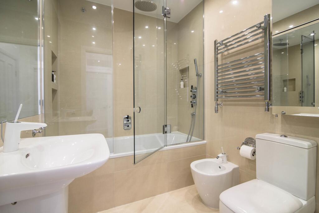 Apartment in London - More
