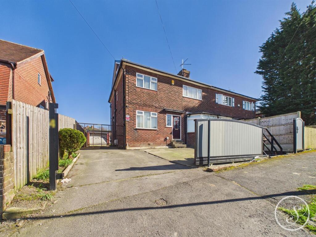 Main image of property: Primley Park Grove, Leeds