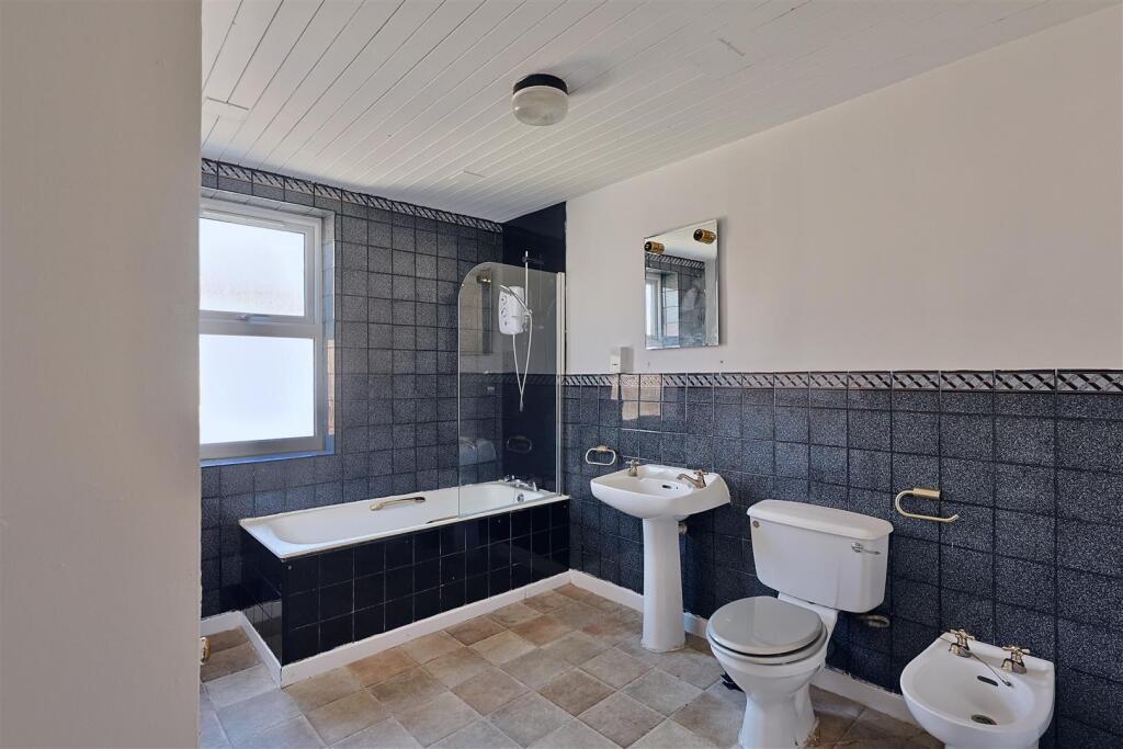 House in Newcastle upon Tyne - More