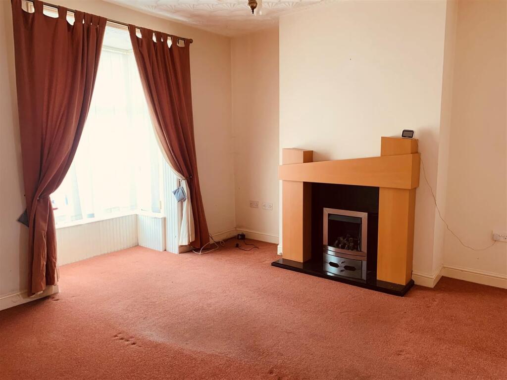 House in Taunton - View 3