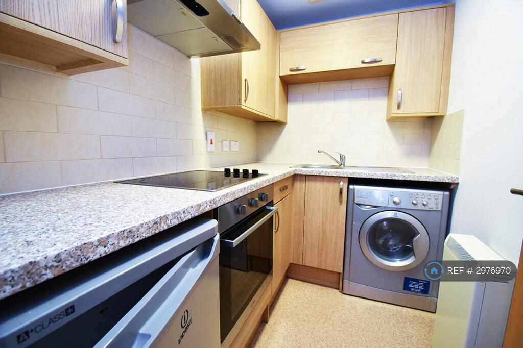 Apartment in Southampton - View 3