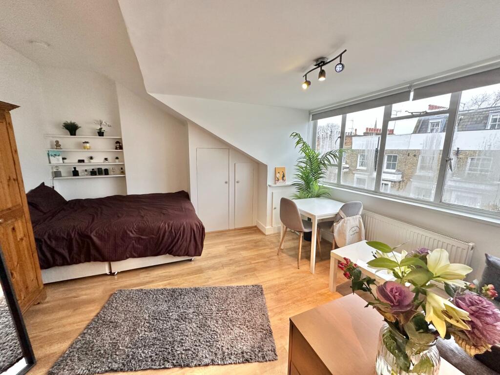 Studio flat for rent