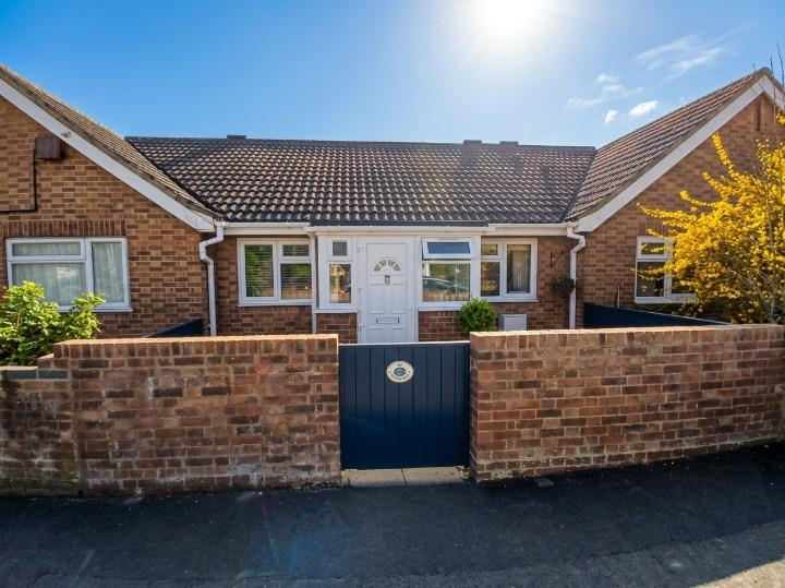 Main image of property: Tuttle Hill, Nuneaton
