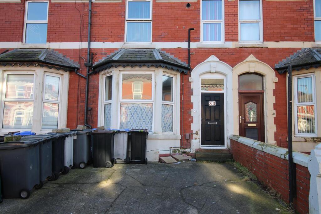 Main image of property: 33 Chesterfield Road, Blackpool