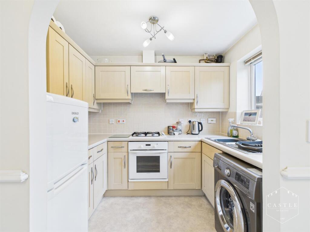 Merry Hurst Place, Hinckley photo 3