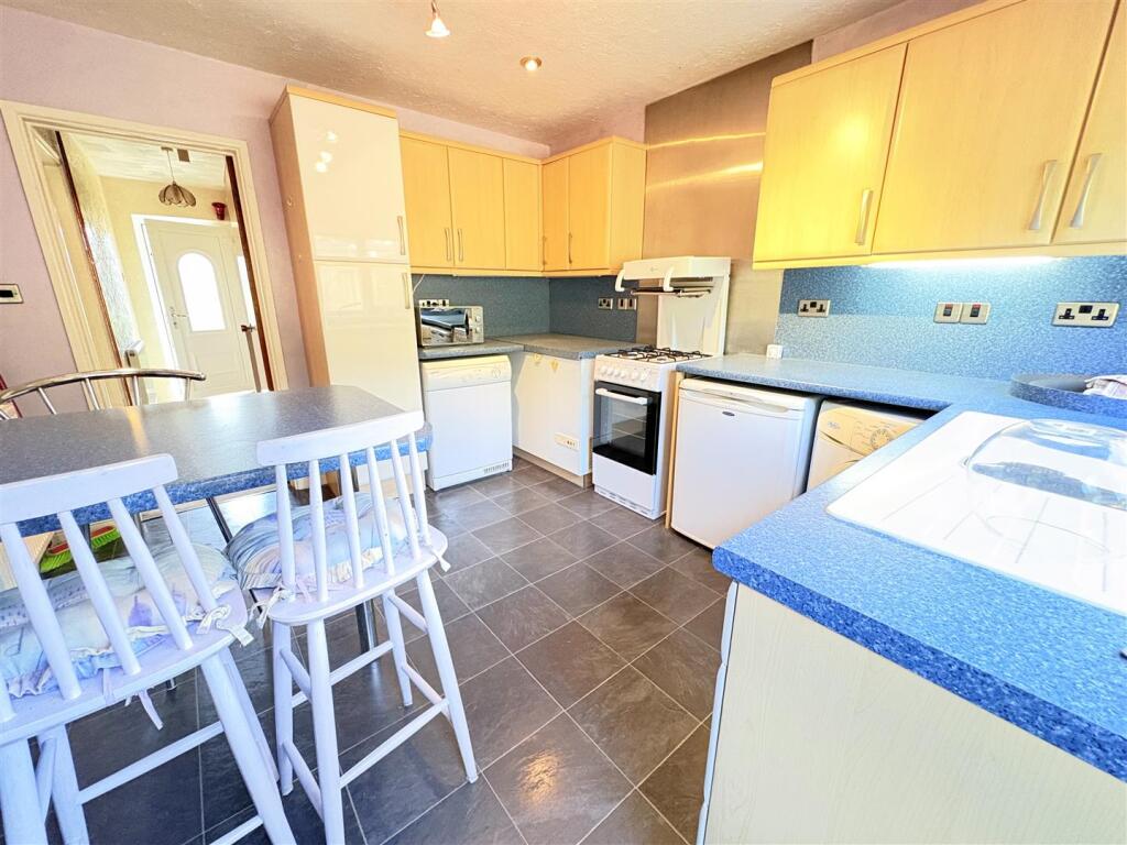 House in Fareham, Portchester - More