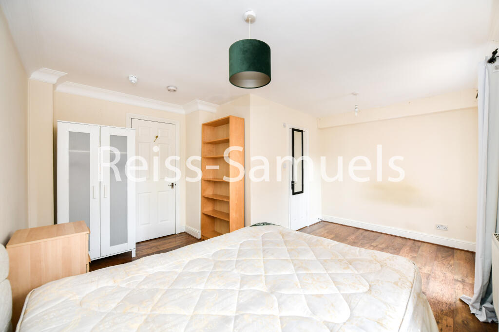 6 bedroom semi-detached house for rent