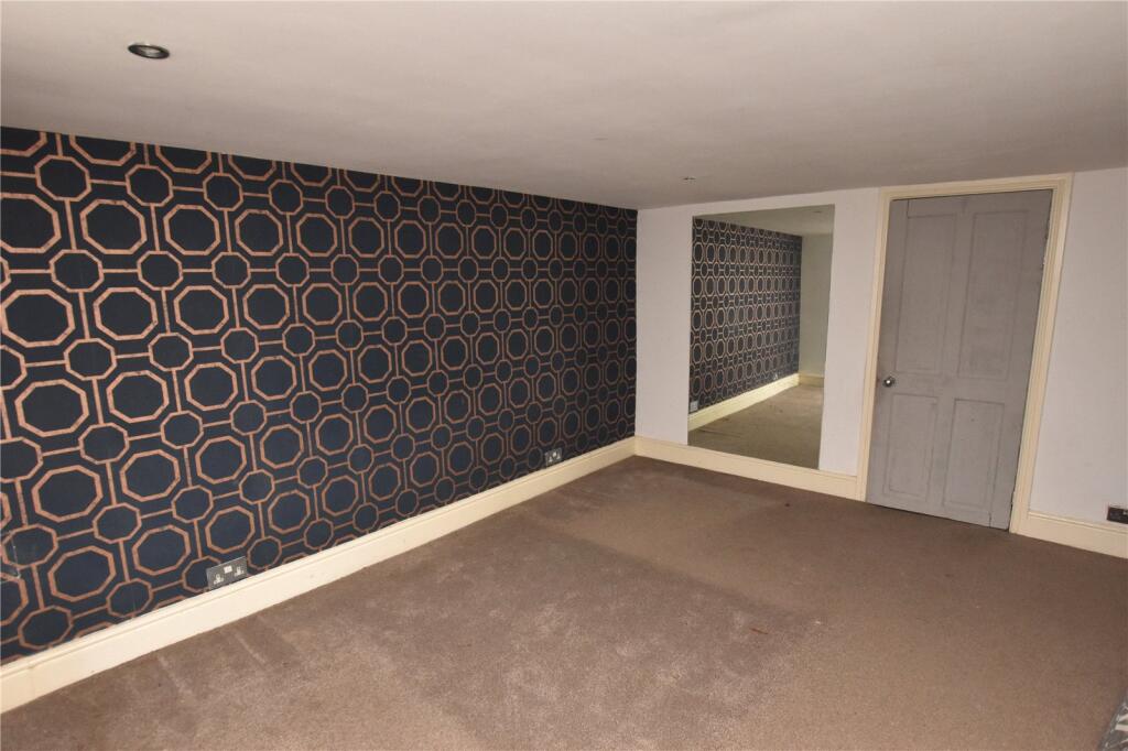 Apartment in Harrogate, West End Park - View 5