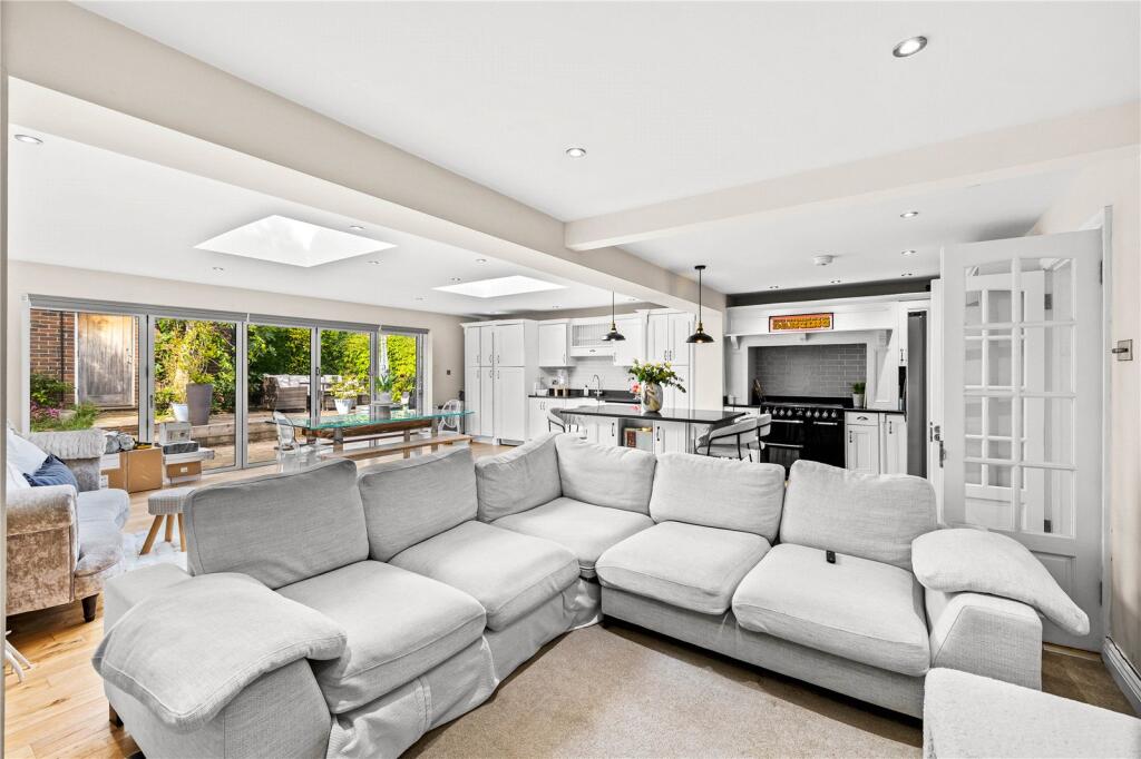 House in Brighton - View 3