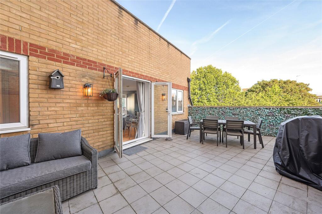 Apartment in London - View 3