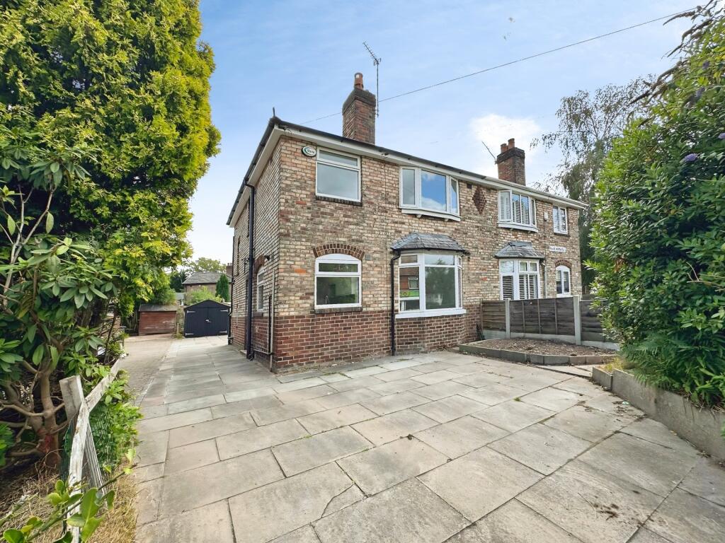Main image of property: Parrs Wood Road, Withington, Manchester, M20