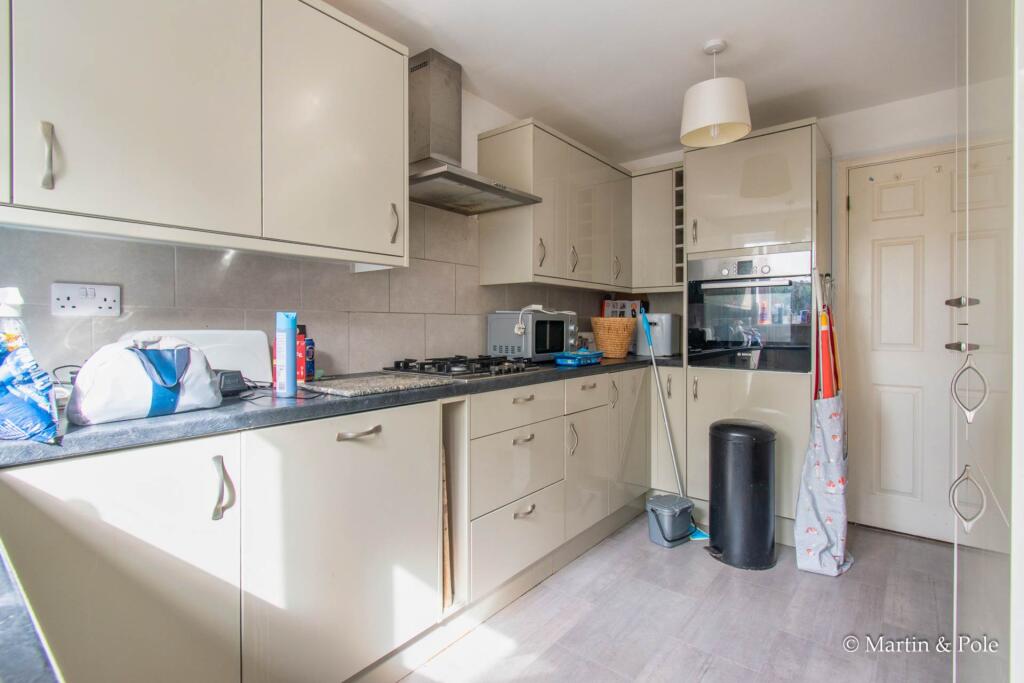 House in Reading, Lower Earley, Earley - More