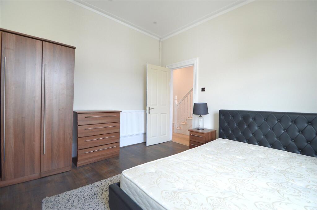 Apartment in Croydon - View 5