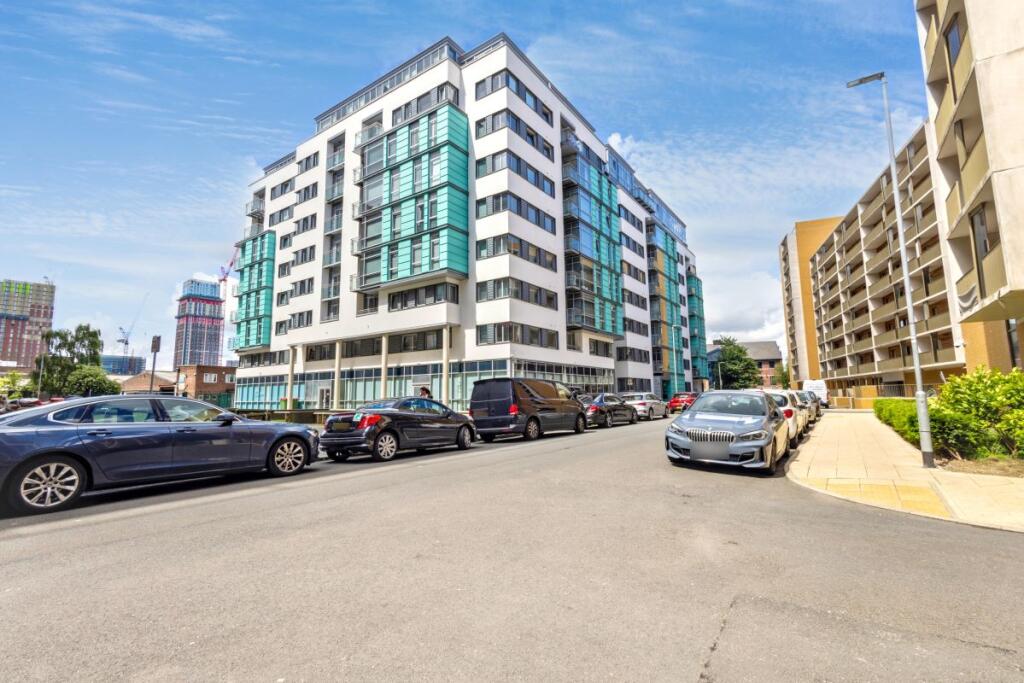 Apartment in Leeds, West Yorkshire - View 5