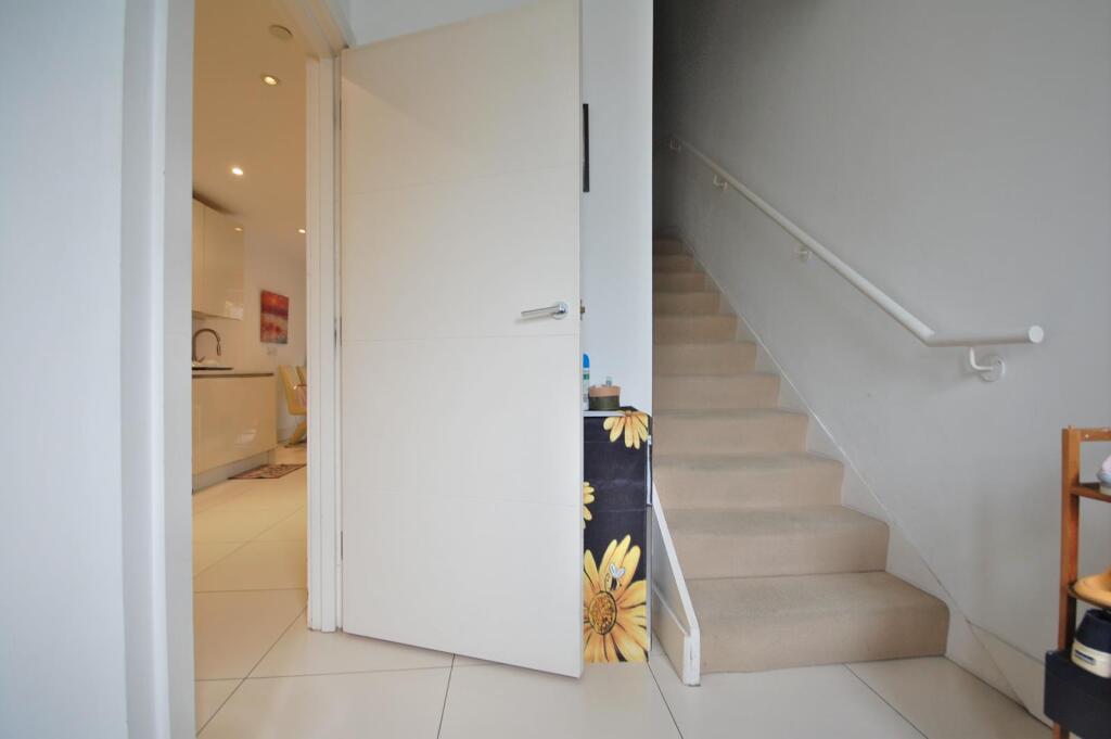 House in London - View 5