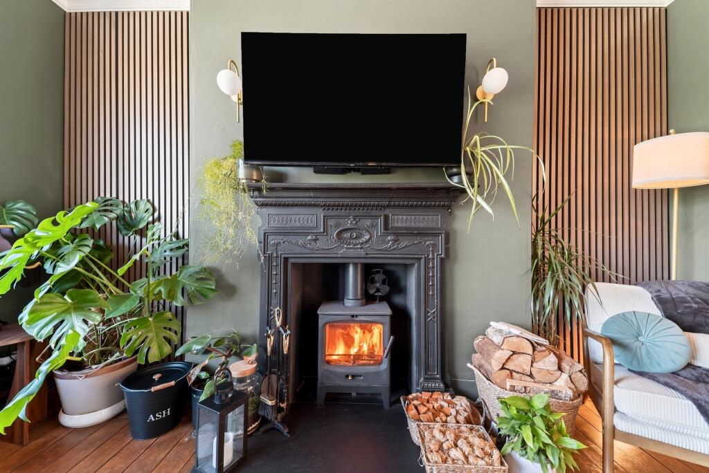 House in Glasgow, North Overlee, Stamperland - View 5