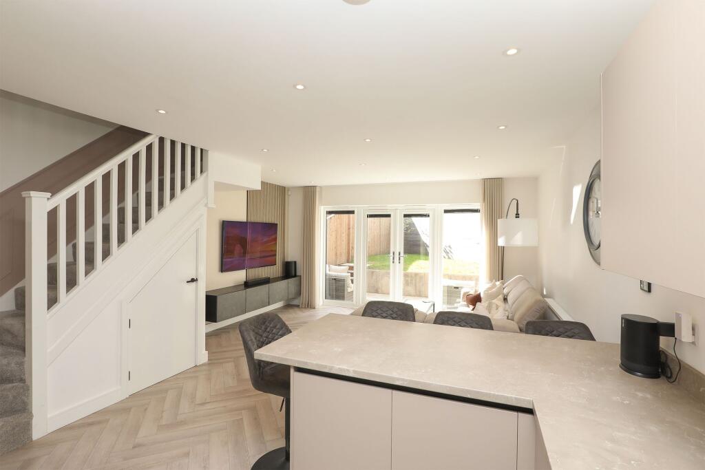 House in Sheffield, Hackenthorpe - More