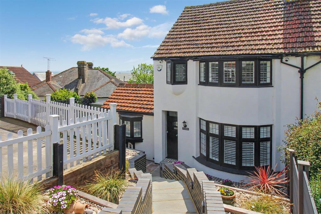 Main image of property: LEIGH PARK ROAD, Leigh-On-Sea