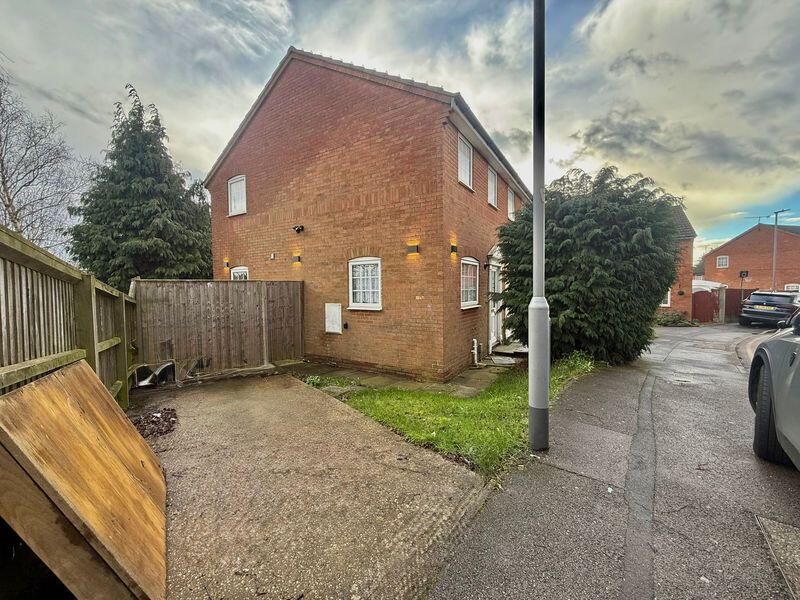 Main image of property: Felton Close, Luton