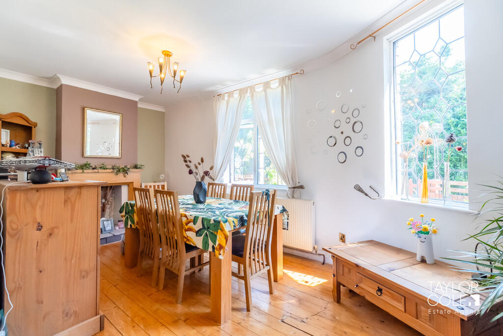 House in Tamworth, Staffordshire - More