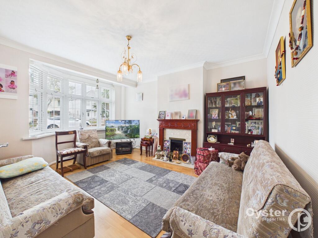 House in Ilford, Clayhall - View 2