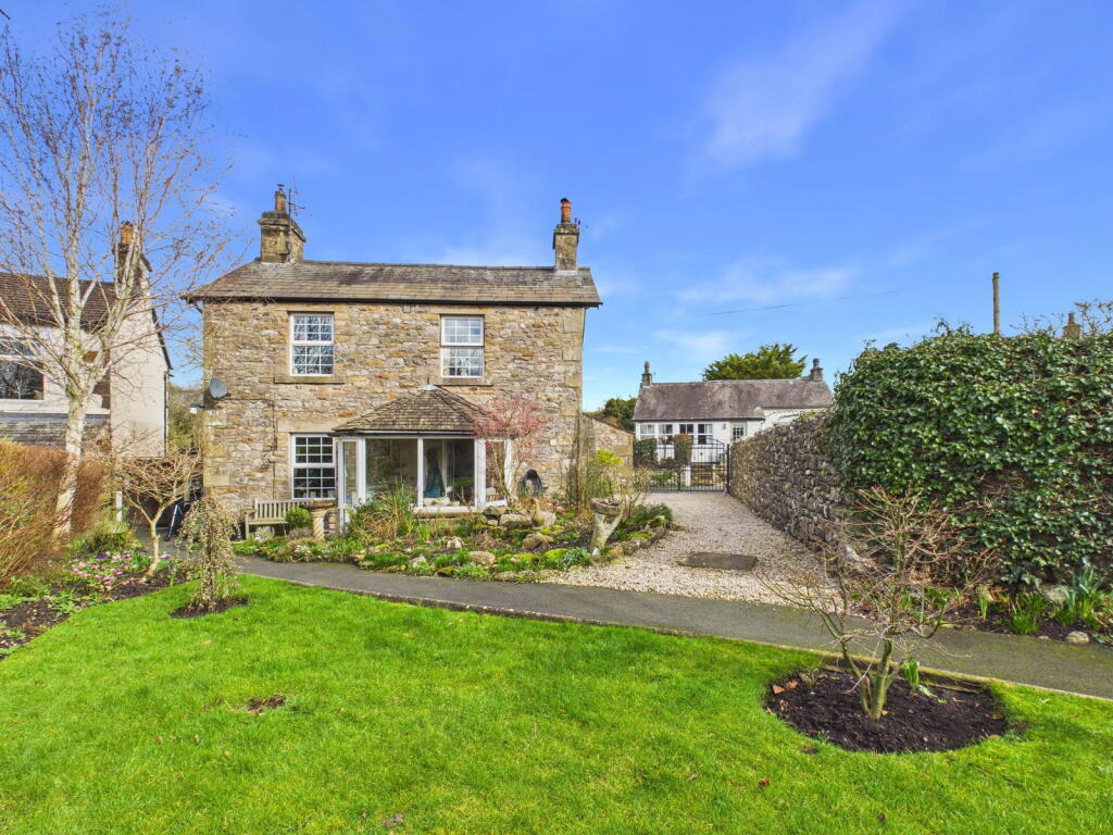 Main image of property: Old Smithy Cottage, Priest Hutton, Carnforth, LA6 1JP