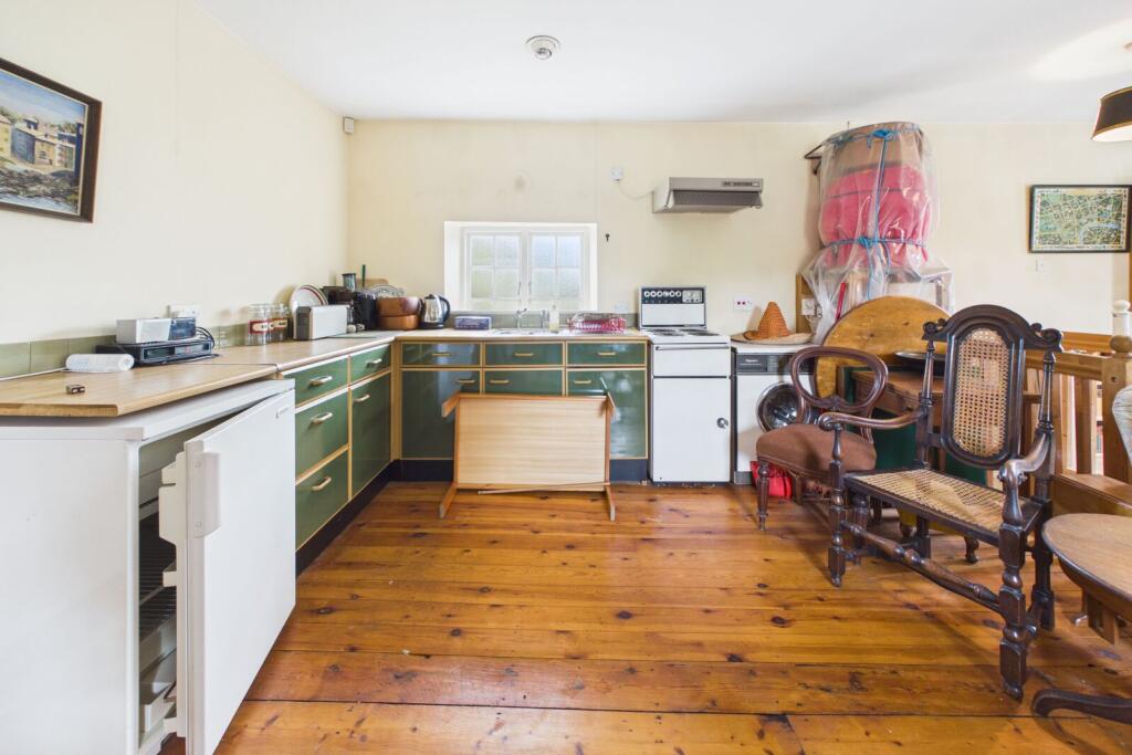 House in Huntingdonshire, Elton - More