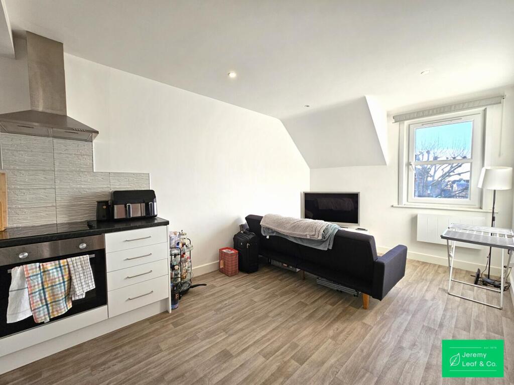 Main image of property: High Road, East Finchley