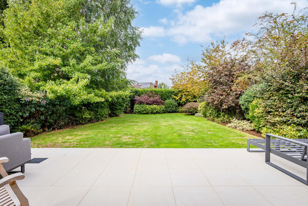 House in Guildford - View 4