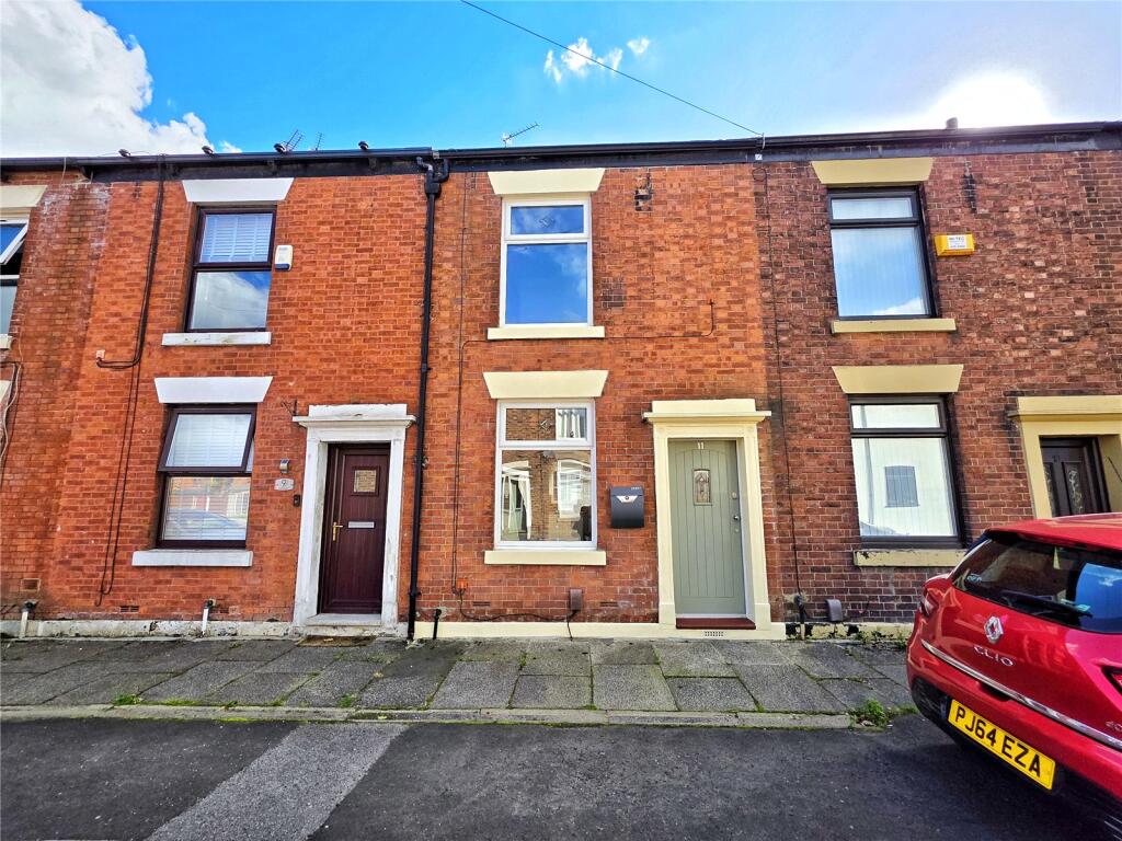 Main image of property: Tree House Avenue, Ashton-under-Lyne, Lancashire, OL7