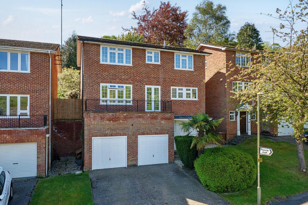 Main image of property: Deanfield Road, Henley-on-Thames, Oxfordshire, RG9