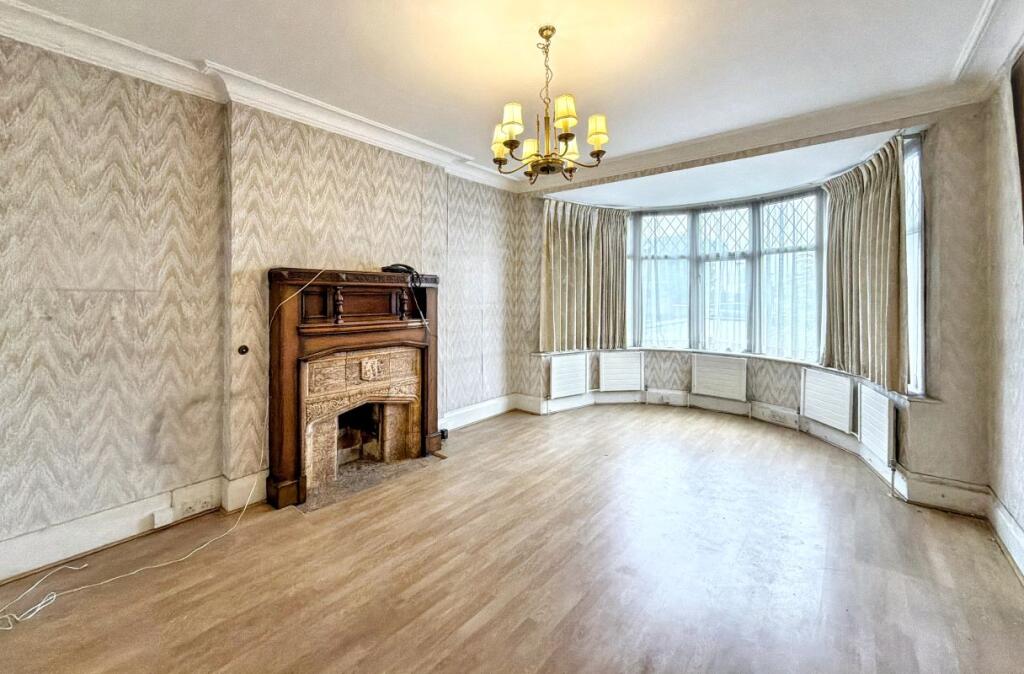 38 Gunnersbury Avenue, Acton, London, W5 4HA photo 4