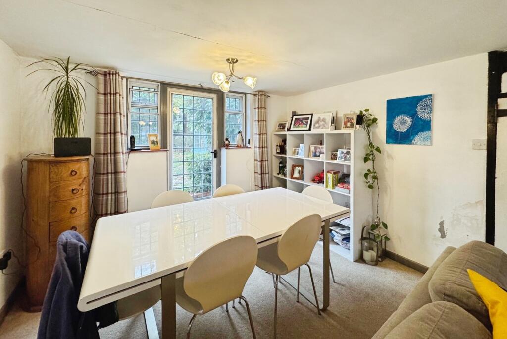 House in Hart, Odiham - View 5