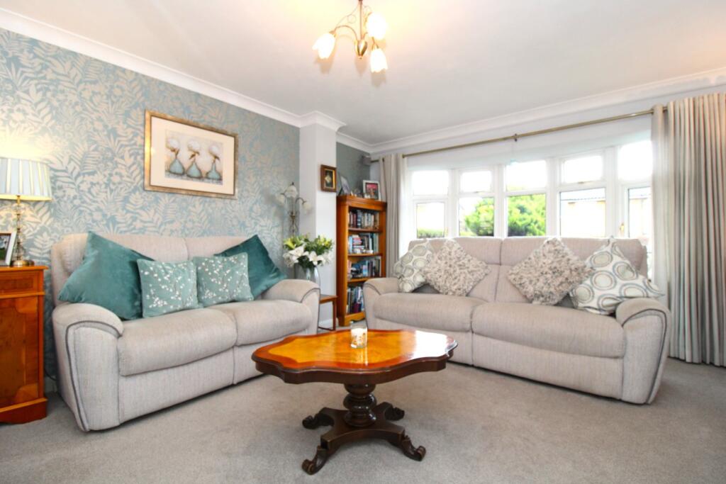 Chertsey Rise, Stevenage, SG2 photo 3