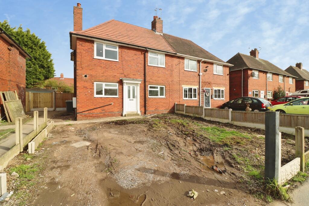 3-bed semi-detached on Chesterfield Road, Chesterfield, S42, £170,000