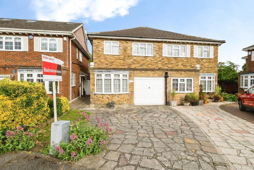 Main image of property: Ingleglen, Hornchurch, RM11