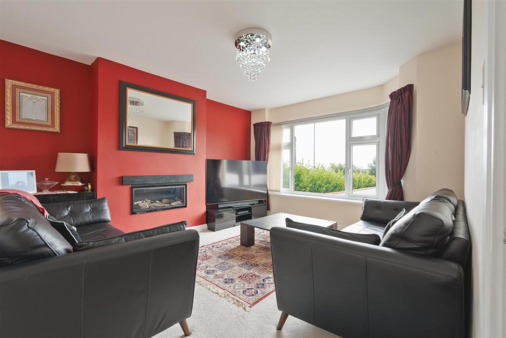 House in Leeds, Park Gate, Tranmere Park - More