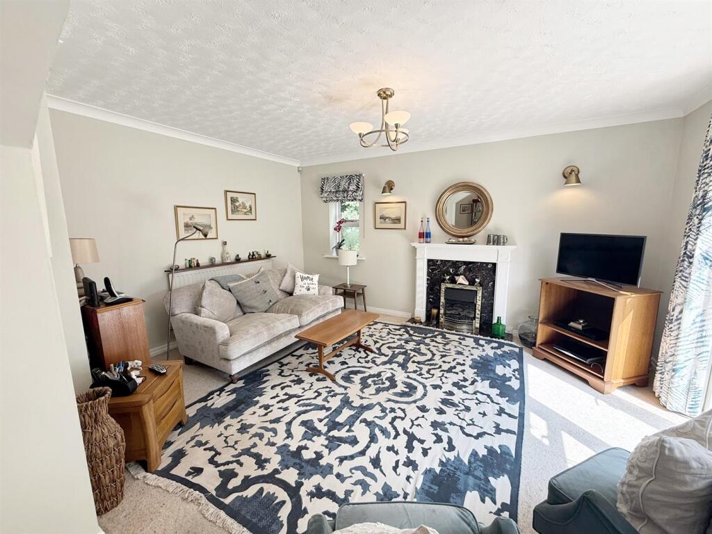Apartment in Lichfield, Shenstone - View 5
