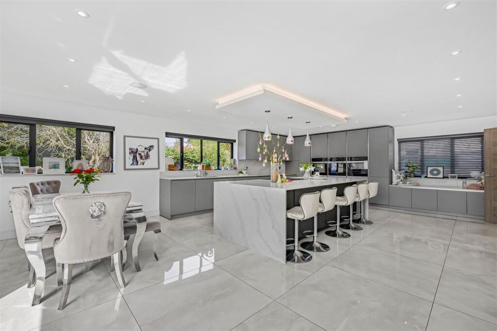 House in East Hertfordshire, Hay Street, Braughing - View 4