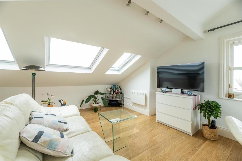 Apartment in Nottingham, The Park - View 4