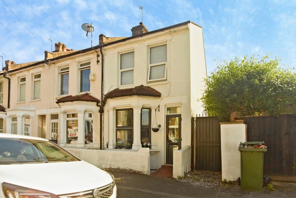 House in Croydon - View 3