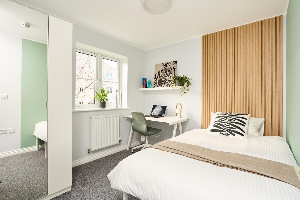 5 bedroom town house for rent