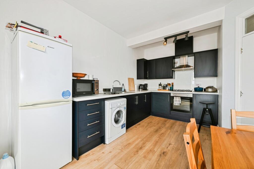 Apartment in Nottingham, Nottinghamshire - View 5