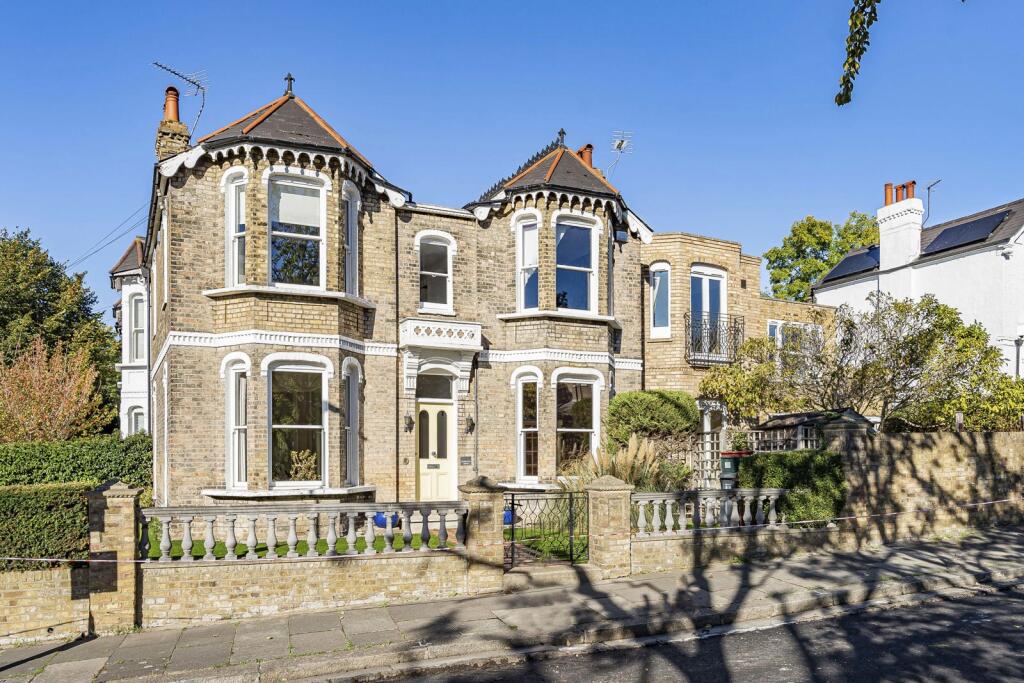 Main image of property: Cambridge Road South, London, W4