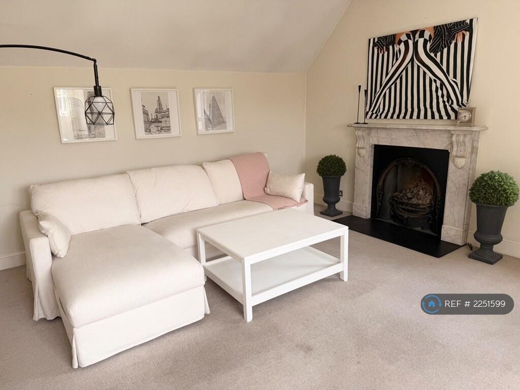 Apartment in London - View 2