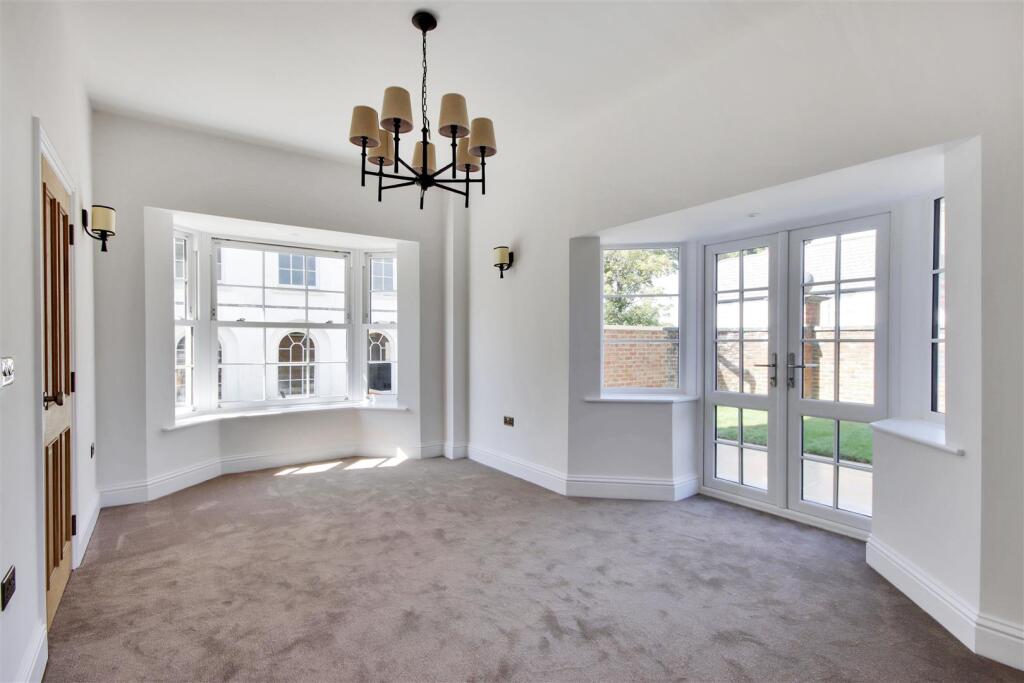 Main image of property: Mellinges Close, West Malling