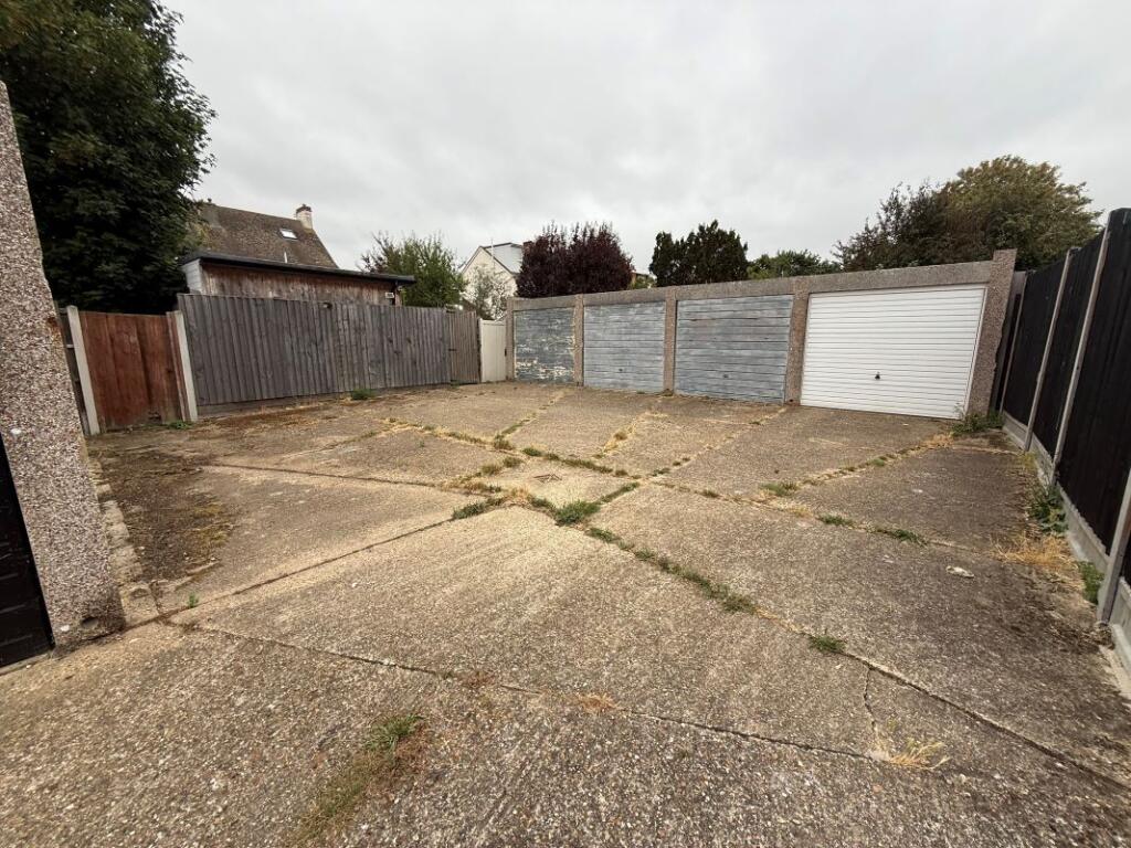 Garage 2, 21-23 Marine Avenue, Leigh-on-Sea, Essex, SS9 2JD - View 4