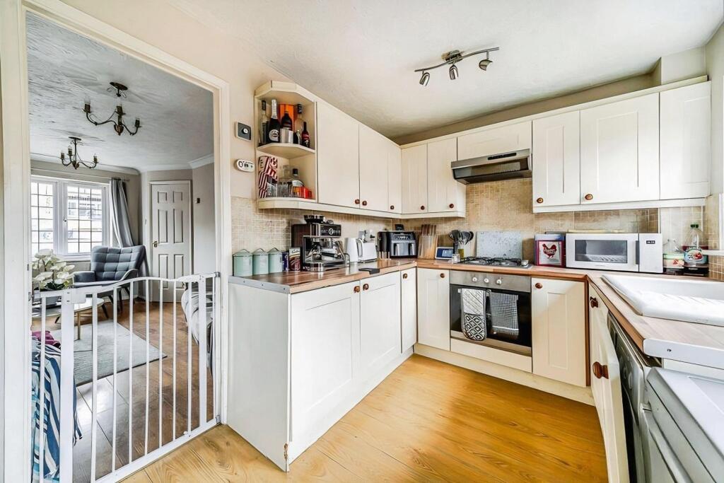Whitestones, Basingstoke, RG22 photo 2