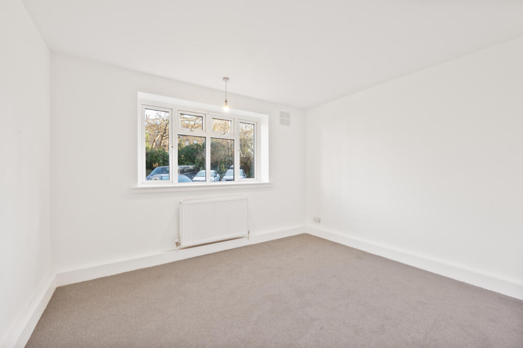 Bushey Road, London, SW20 photo 4