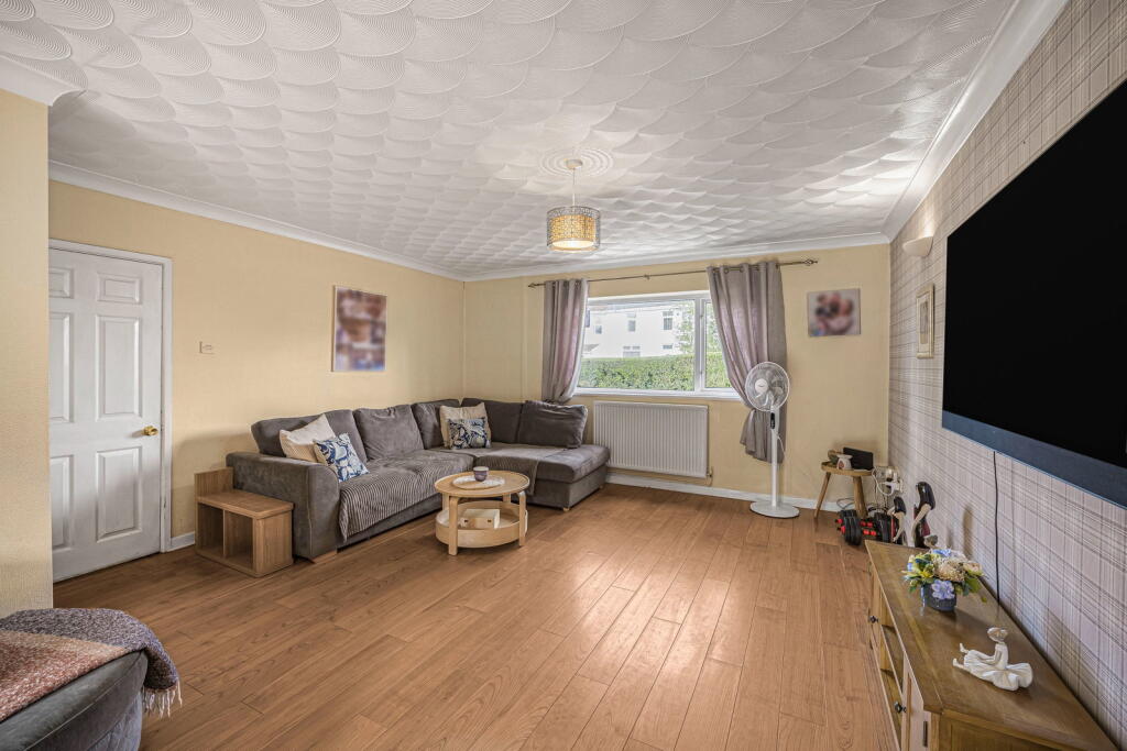 House in Cardiff, Llanharan - View 4